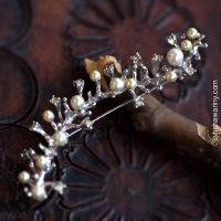 霜柱の花ブローチ