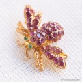 Swoboda スワボダ-天然石-ロードライトガーネットのミツバチ・ブローチ