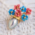 Swoboda スワボダ-天然石-大粒セブパールの花瓶にハウライト花束ブローチ【ヴィンテージ・デッドストック】