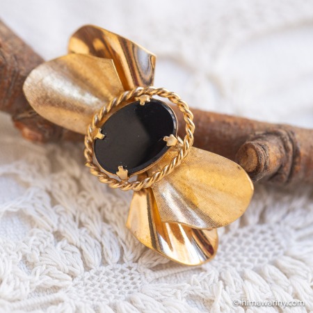 Winard-K12金-オニキス・ゴールデンリボン・ヴィンテージ・ブローチ