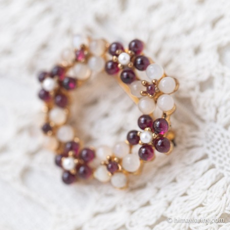 Swoboda スワボダ-天然石-ガーネットとムーンストーンのリース・ヴィンテージ・ブローチ【デッドストック】