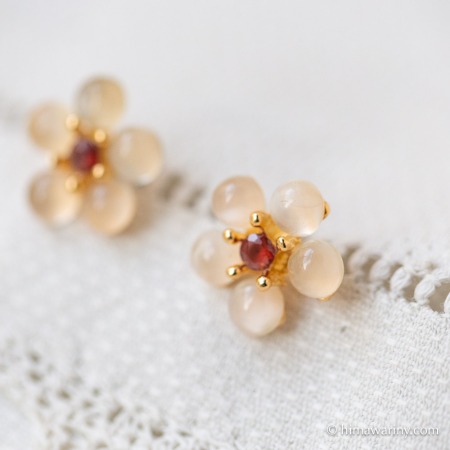 Swoboda スワボダ-天然石-月の梅ヴィンテージ・ピアス【デッドストック】