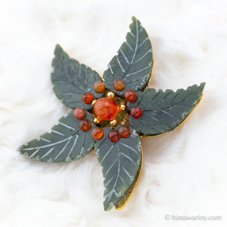 Swoboda スワボダ-天然石-翡翠とカーネリアンのリーフ・スター・ブローチ【未使用ミント】