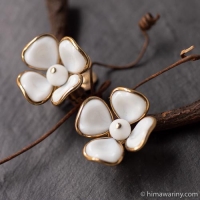 Trifari トリファリ-ミルクガラス・フラワー・イヤリング【アルフレッド・フィリップ】