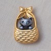 Danecraft-バスケットの中の子猫ヴィンテージ・キャット・ブローチ