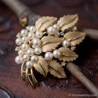 Trifari トリファリ-風にそよぐパールの木の枝ブローチ