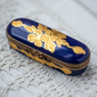 Limoges ヴィンテージ・リモージュボックス～金のお花の小箱